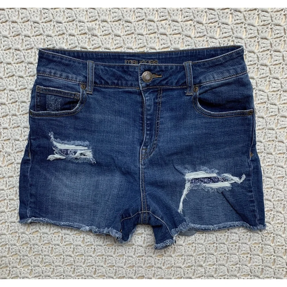 Maurices Jeans Shorts Women's Sz 6 Blue Denim   high-rise Distressed‎ Waist'28
